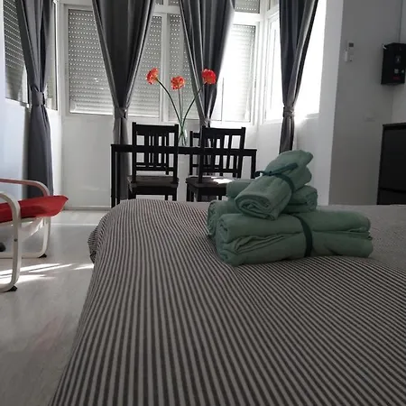 Amplio Estudio,vista Mar Y Montana, A Pasos Del Centro Torremolinos