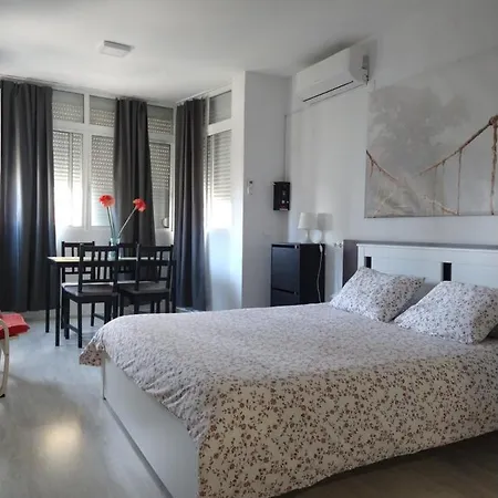 Amplio Estudio,vista Mar Y Montana, A Pasos Del Centro