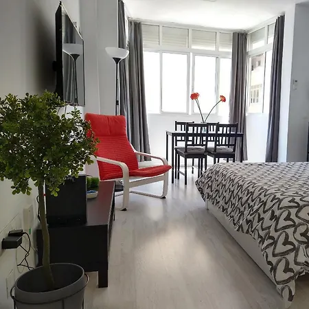 Amplio Estudio,vista Mar Y Montana, A Pasos Del Centro توريمولينوس