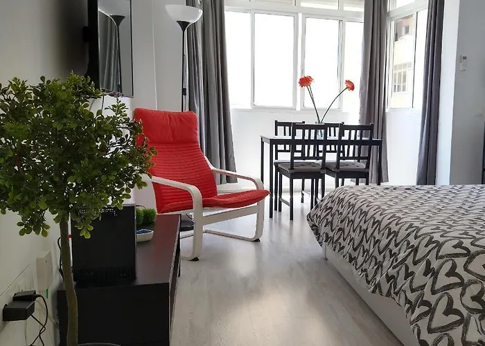 Amplio Estudio,vista Mar Y Montaña, A Pasos Del Centro Torremolinos