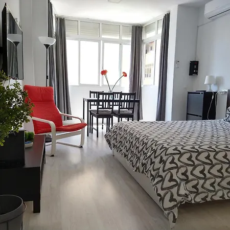 Amplio Estudio,vista Mar Y Montana, A Pasos Del Centro Torremolinos