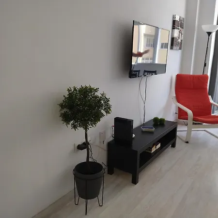 Amplio Estudio,vista Mar Y Montana, A Pasos Del Centro